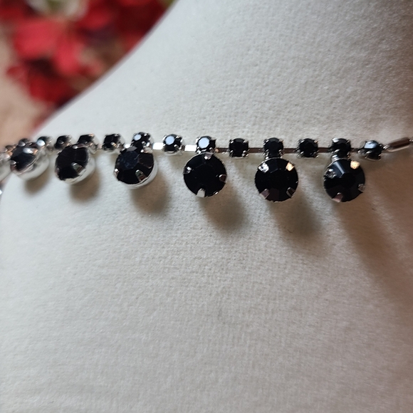 Vintage Black Crystal Necklace - Picture 9 of 9